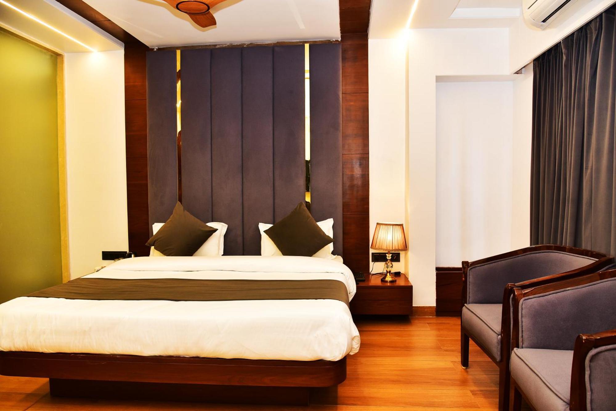 Hotel Divine Peak Pachmarhi Exterior photo