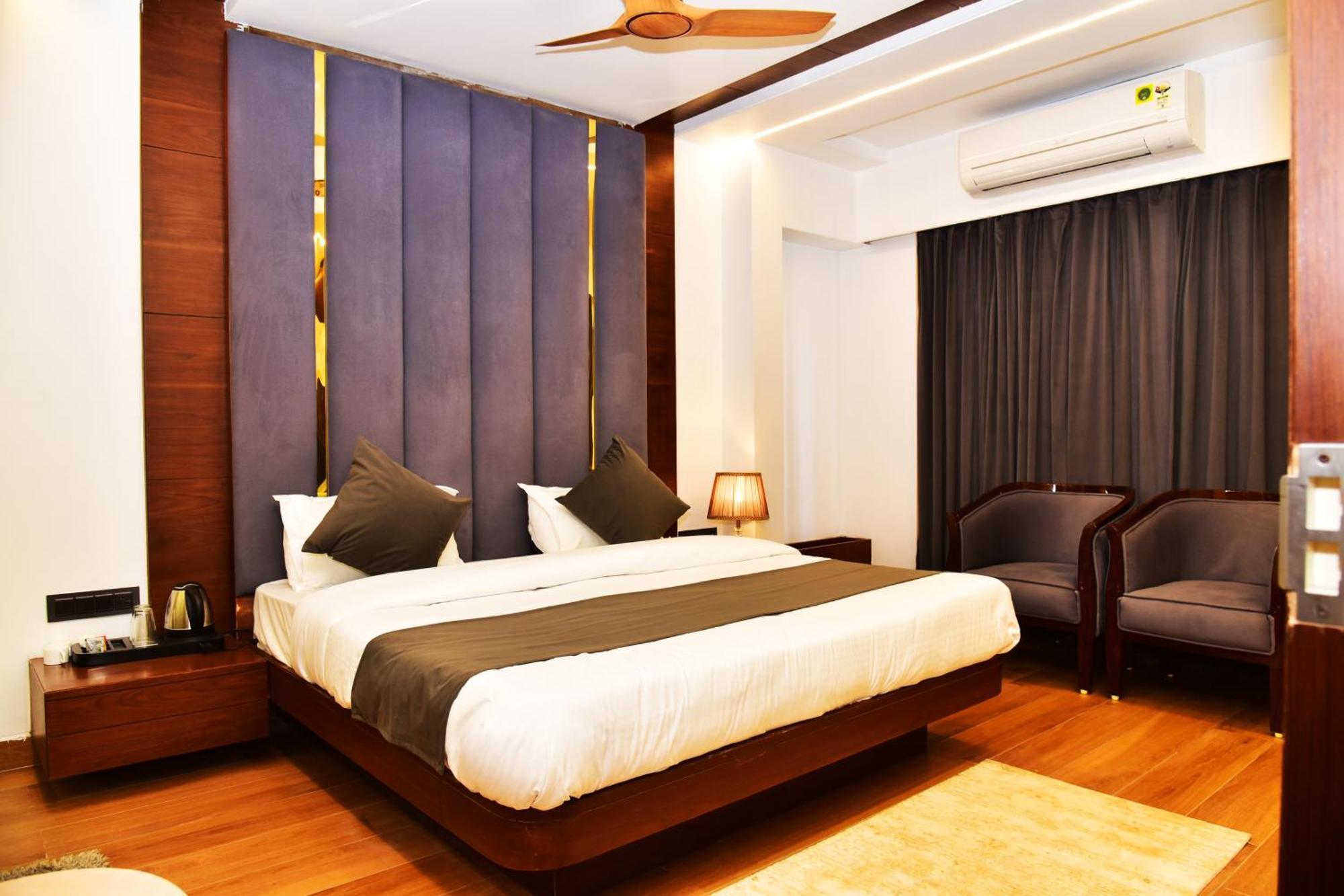 Hotel Divine Peak Pachmarhi Exterior photo