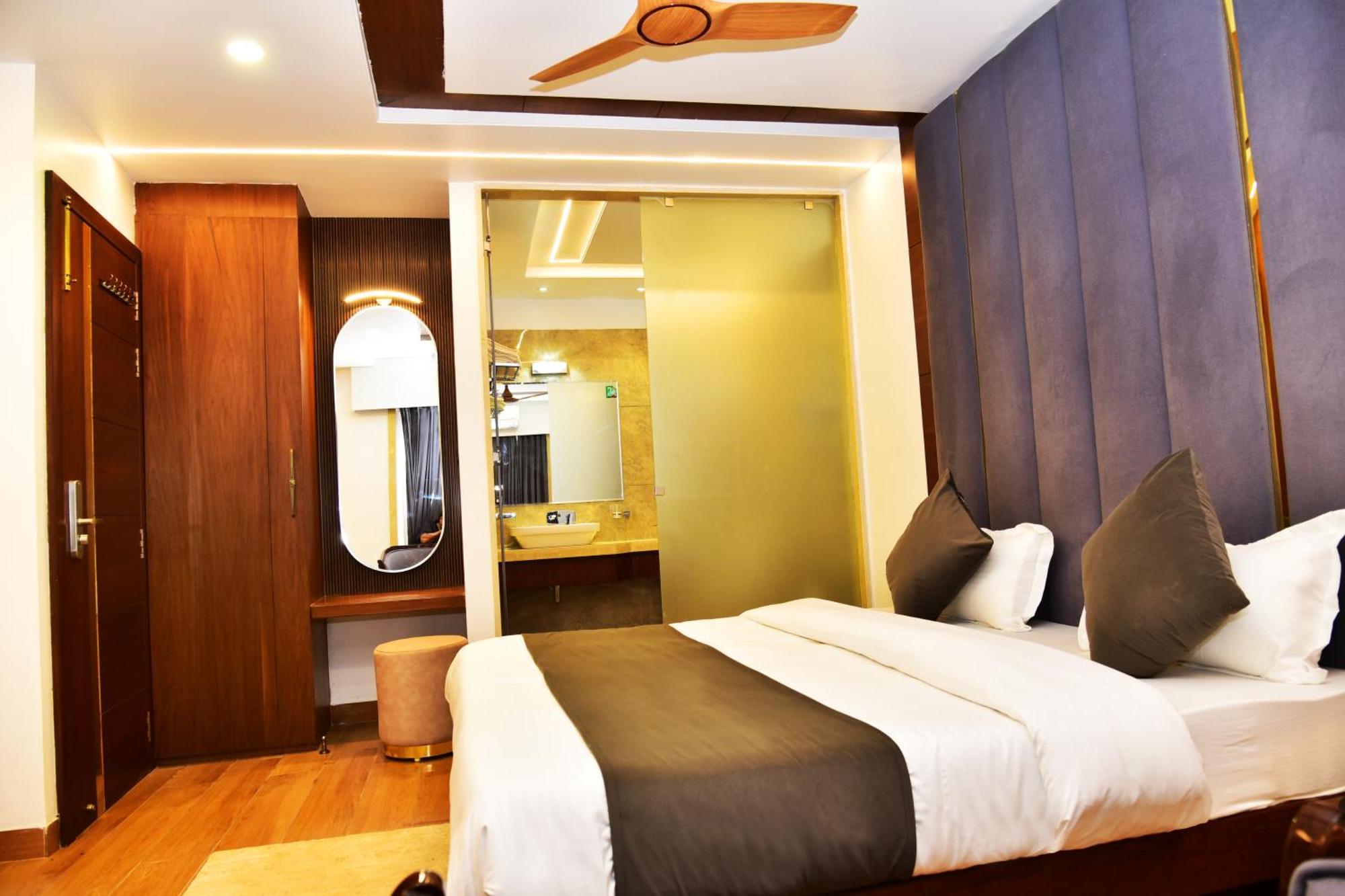 Hotel Divine Peak Pachmarhi Exterior photo
