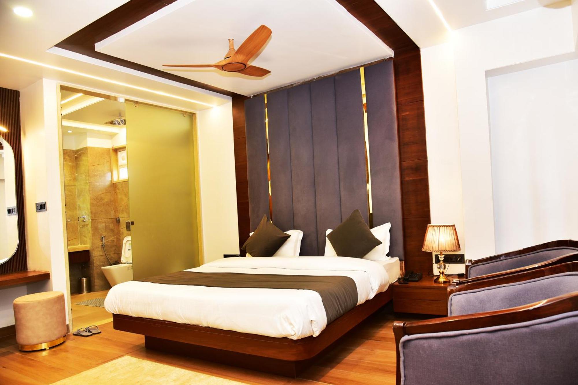 Hotel Divine Peak Pachmarhi Exterior photo