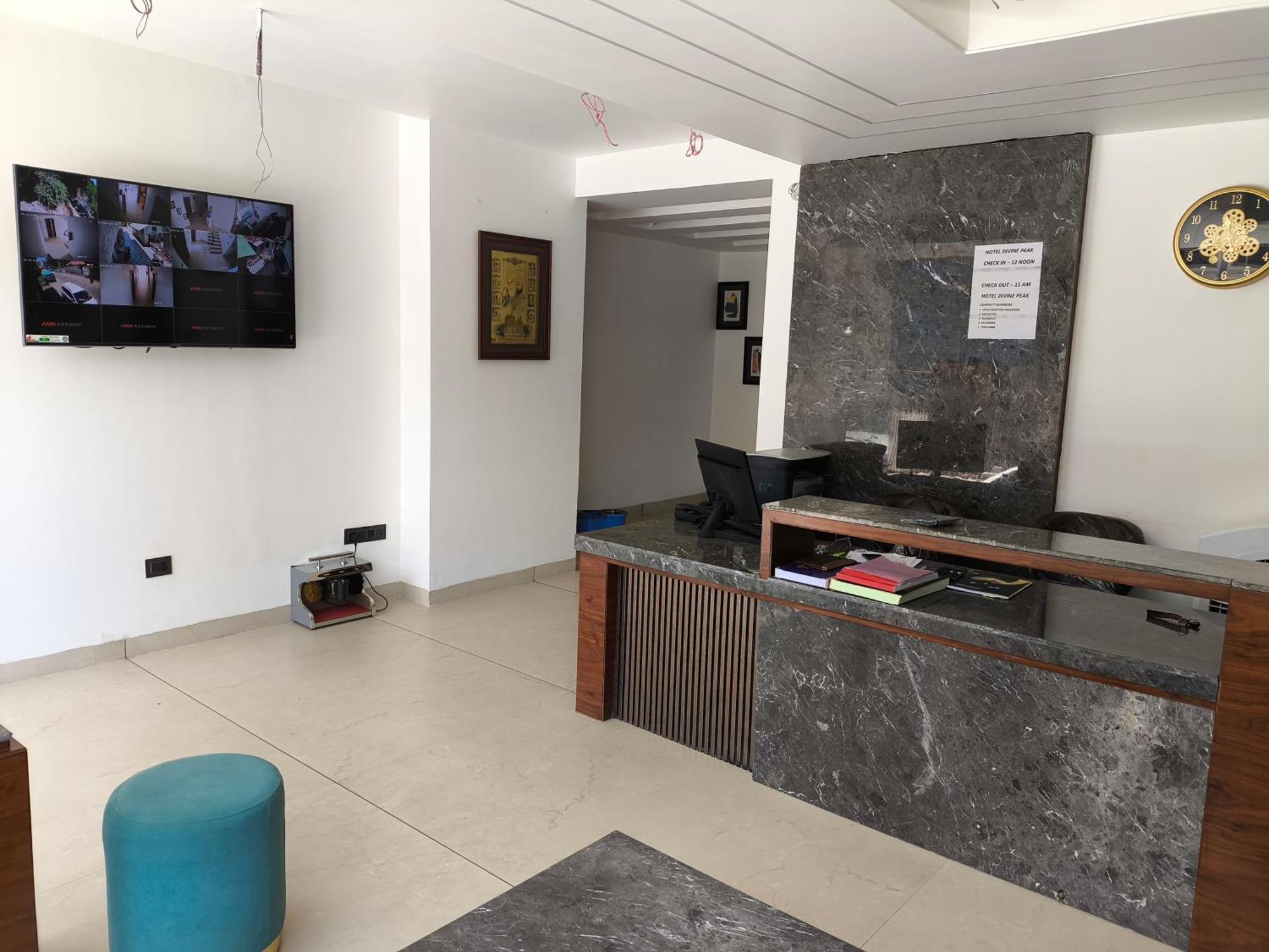 Hotel Divine Peak Pachmarhi Exterior photo