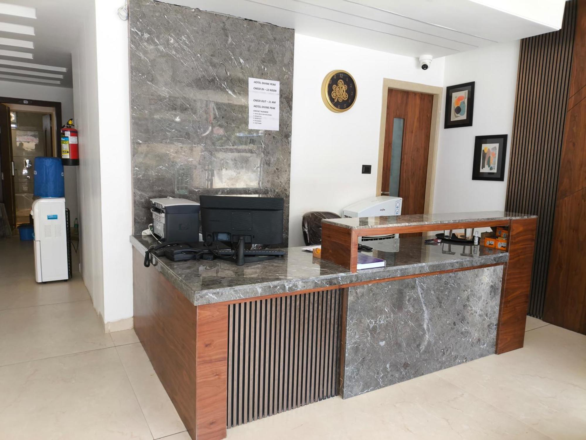 Hotel Divine Peak Pachmarhi Exterior photo