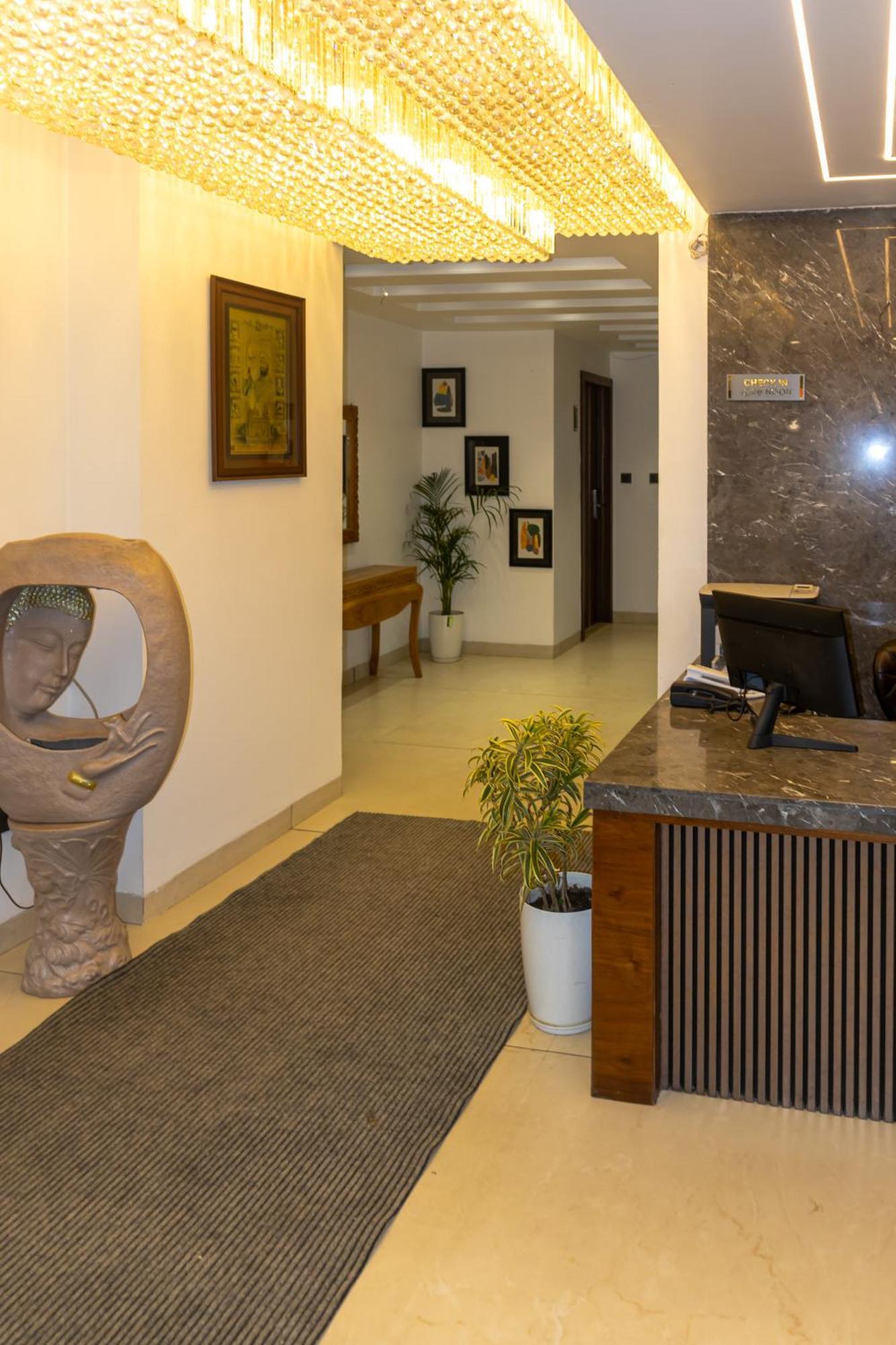 Hotel Divine Peak Pachmarhi Exterior photo